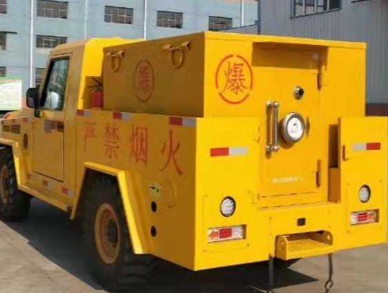 临湘凯龙爆破器材运输车：保障爆破任务的安全运行